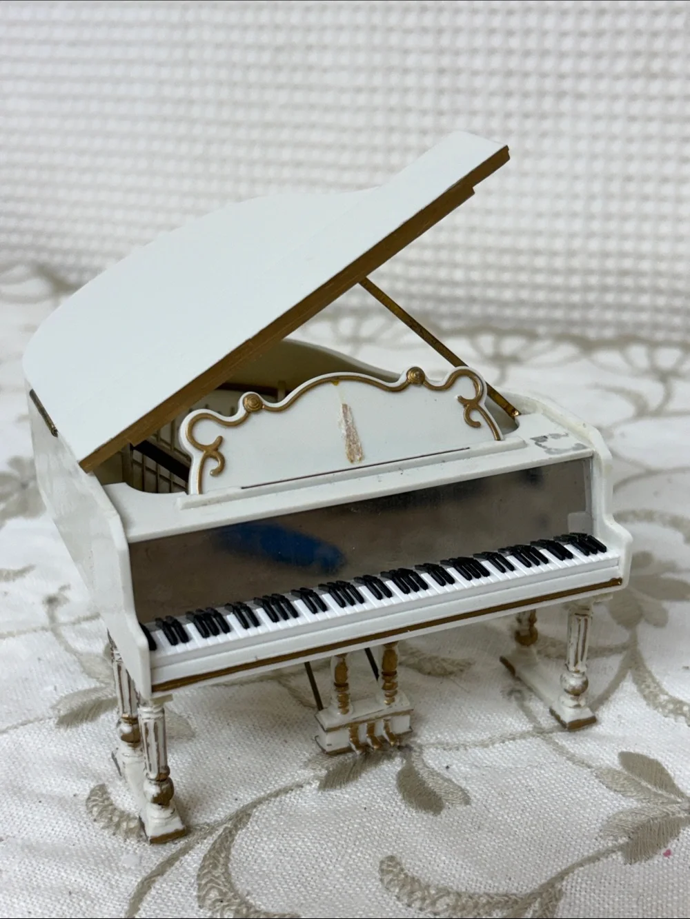 Dollhouse grand piano